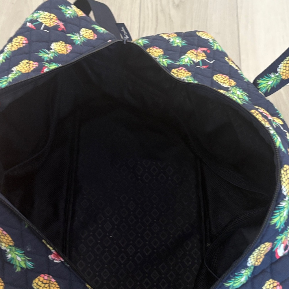 Vera Bradley Toucan Party Pineapple quilted bag set. Plus 4 other travel items - Picture 14 of 16